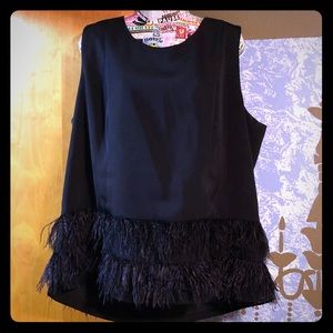 🎈Black Polyester Tank/Ostrich Feather Accent🎈
